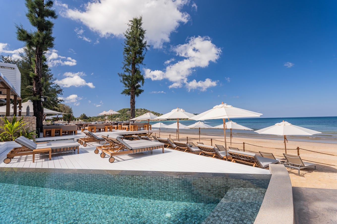 Catch Beach Club (Bang Tao Beach)