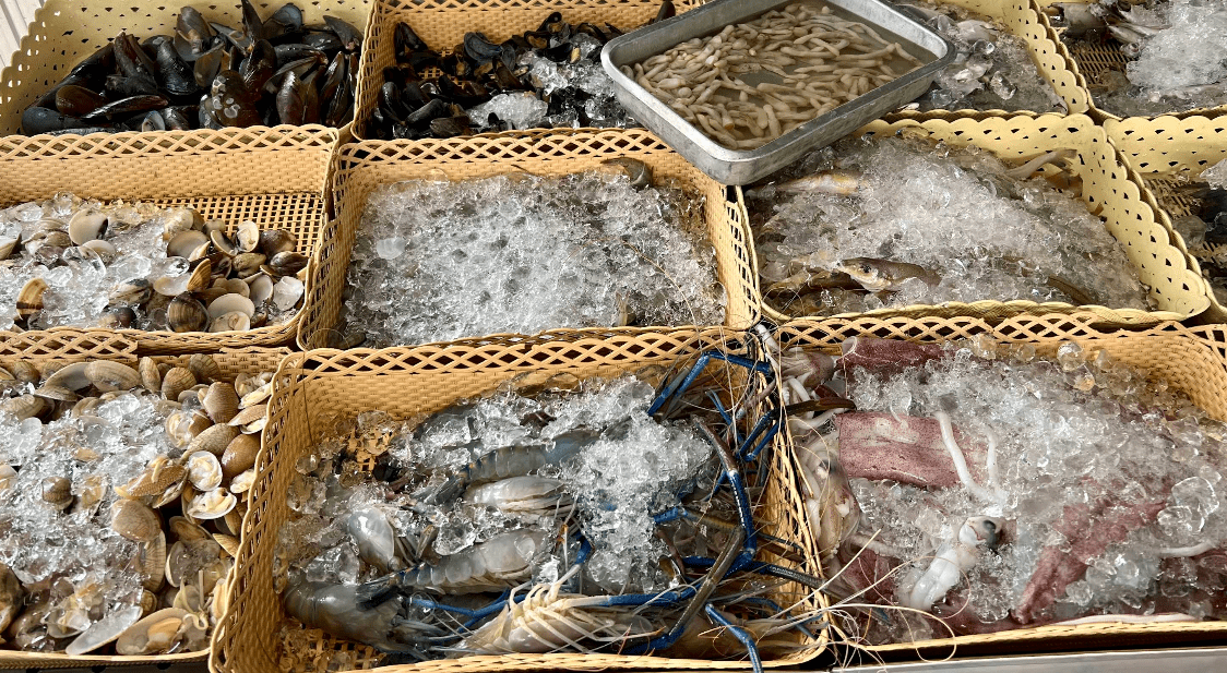 Soei Restaurant – Skarp smag og lokal stemning gemt bag togskinnerne