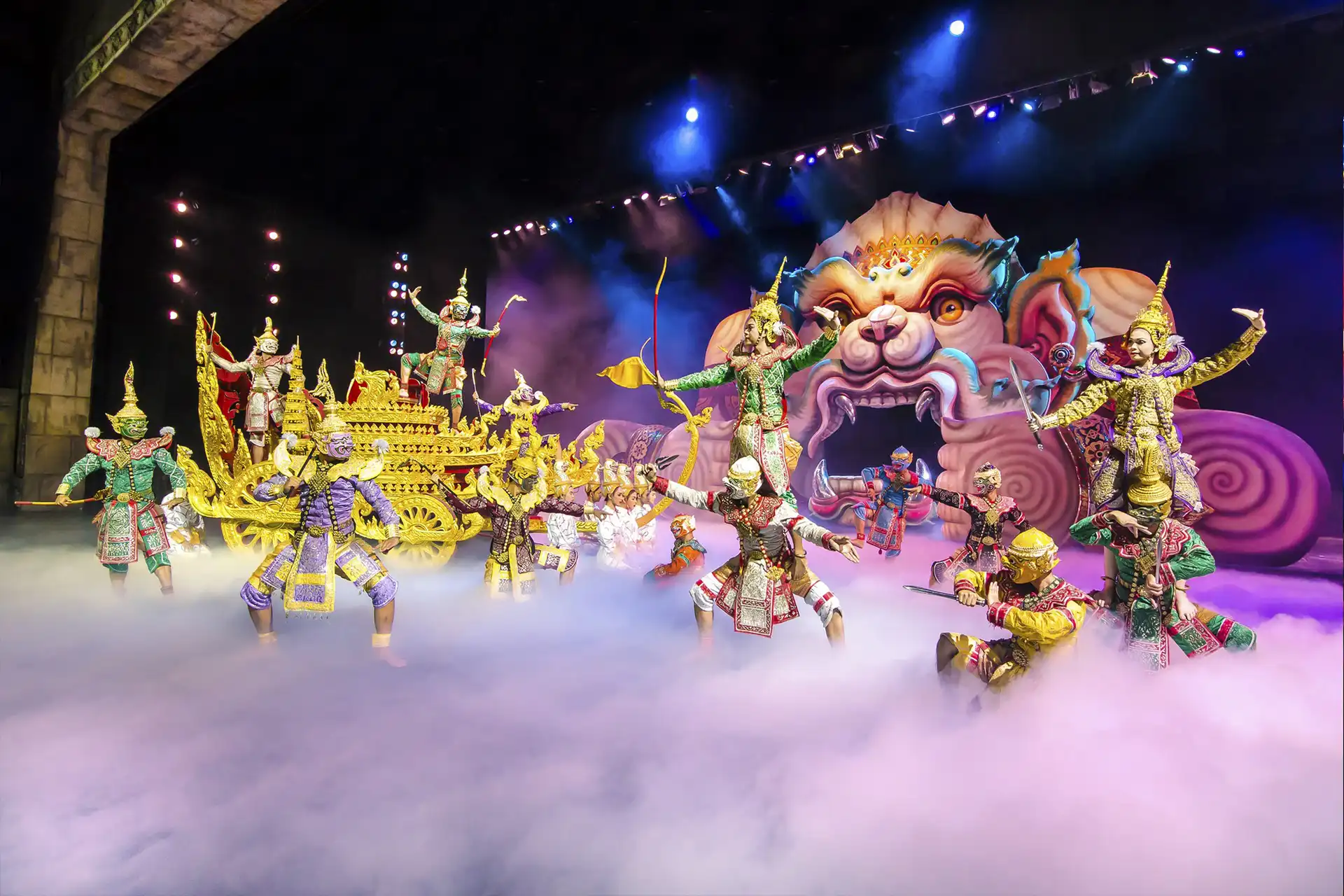 Phuket FantaSea – Et farverigt kulturspektakel for hele familien