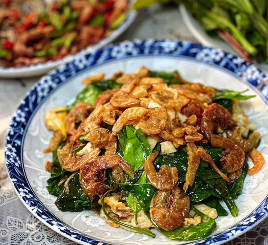 Ton Mayom – En skjult perle med klassiske thairetter og rolig stemning