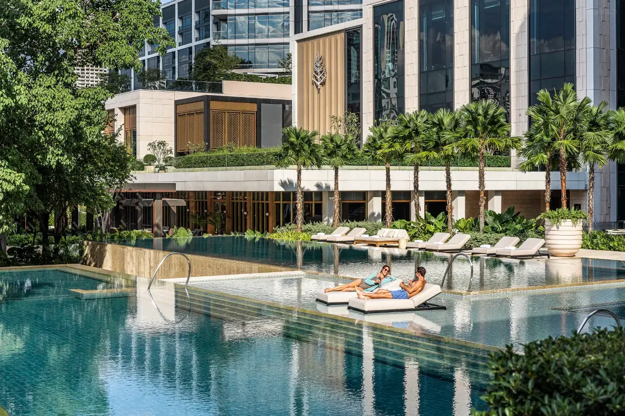Four Seasons Bangkok – Moderne mesterværk ved Chao Phraya med spa og ro i verdensklasse