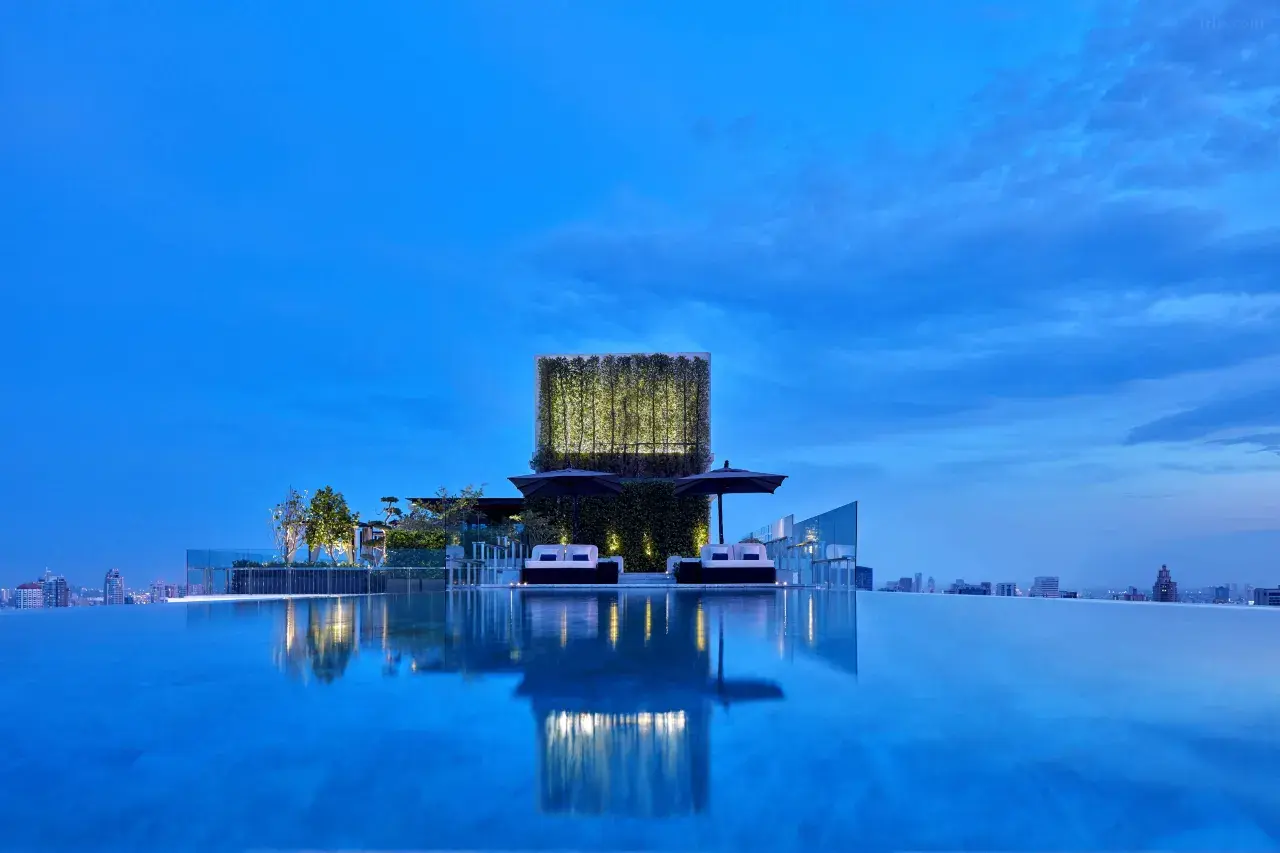 137 Pillars Suites Bangkok – Diskret luksus og private suiter med rooftop pool