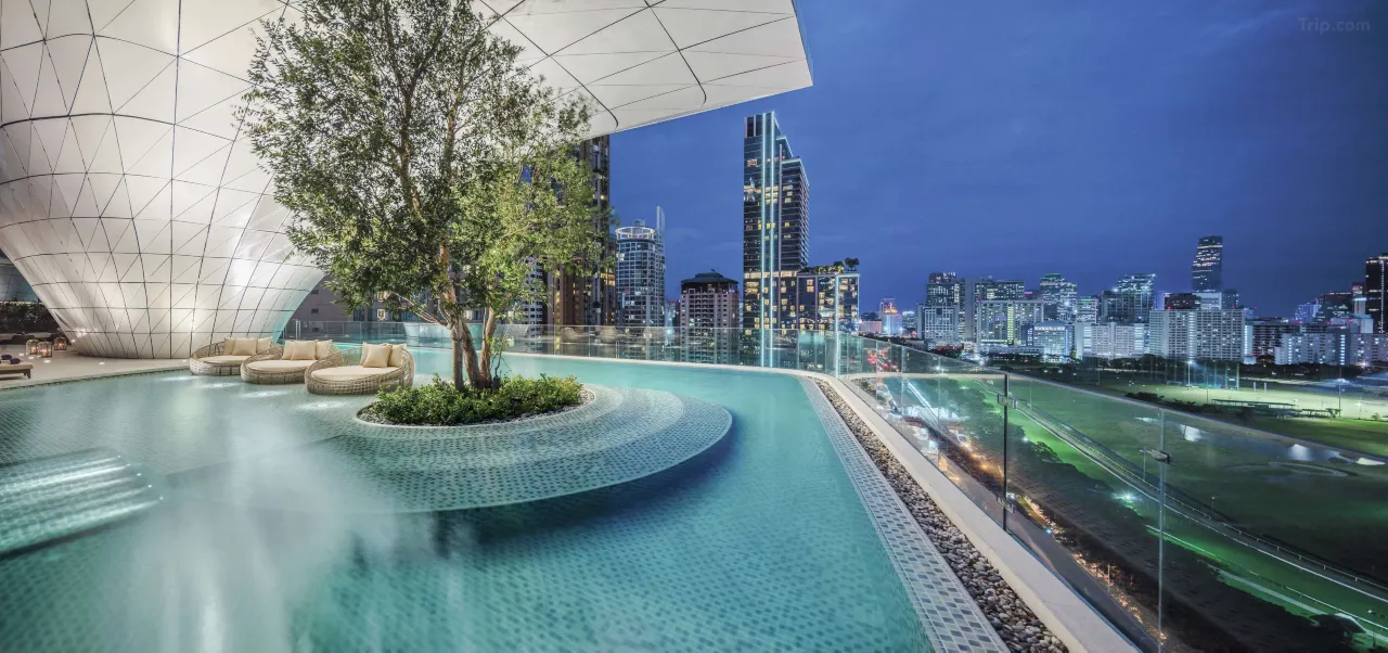 Waldorf Astoria Bangkok – Sofistikeret storbyluksus med udsigt og elegance