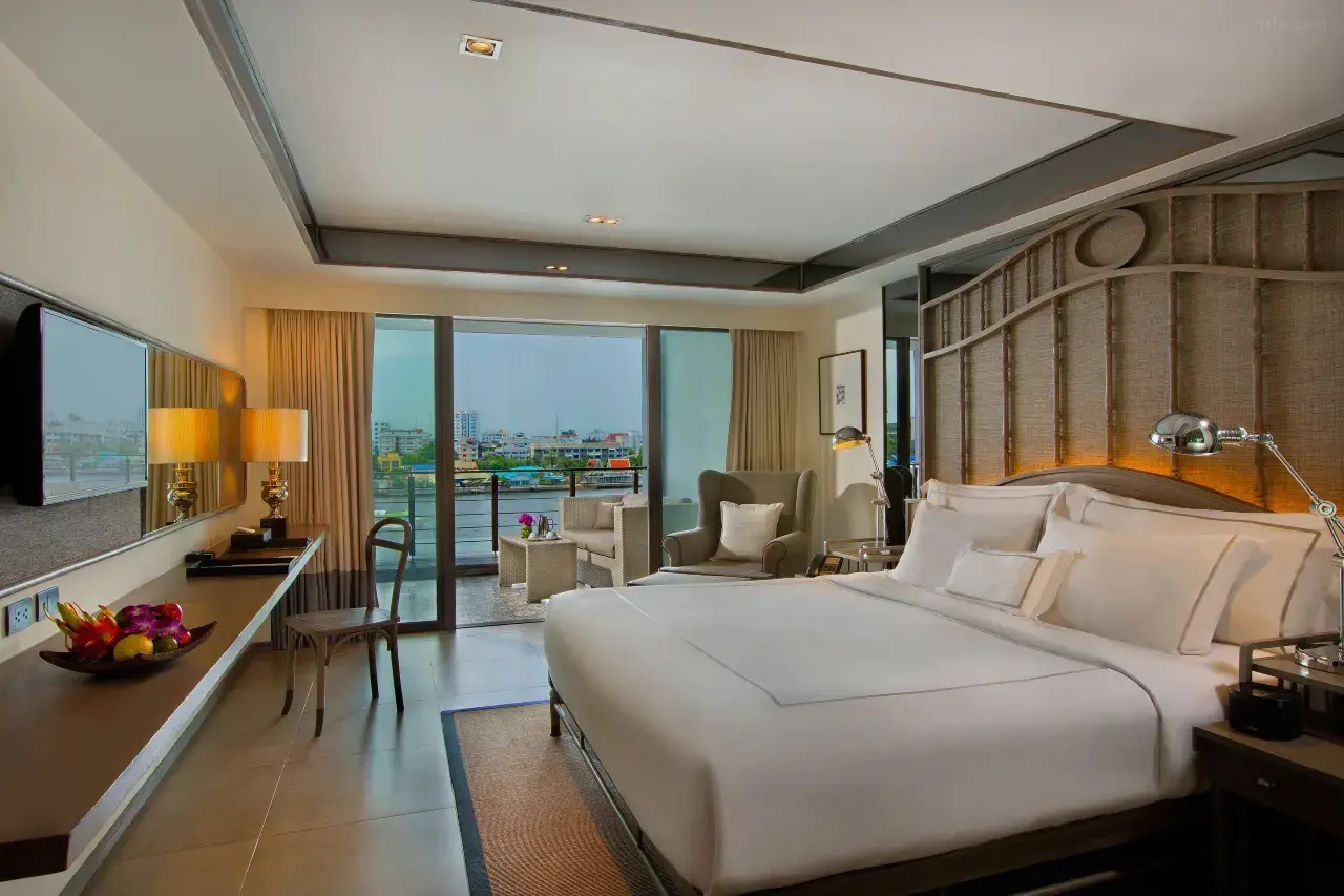 Riva Surya Bangkok – Elegant boutiquehotel med flodudsigt og afslappet luksus ved Chao Phraya