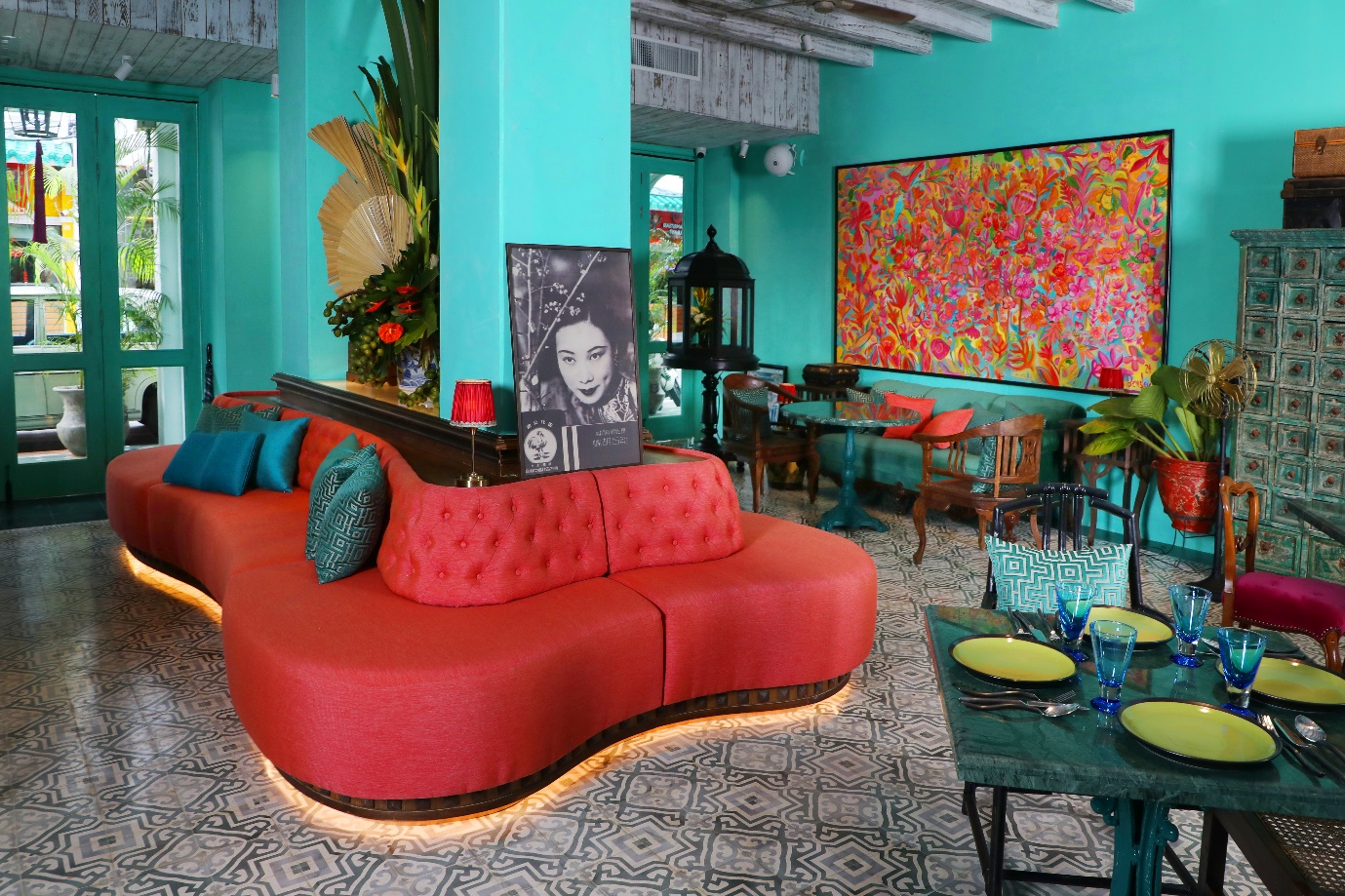 Coolies Club – Vintage vibes og farverige cocktails i hjertet af Phuket Town