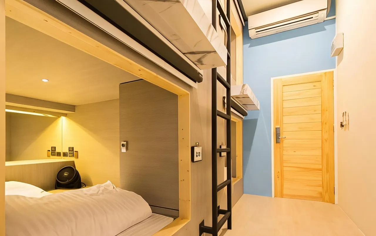 Lazy Sunday Hostel – Hyggeligt designhostel med caféstemning tæt på Khao San Road