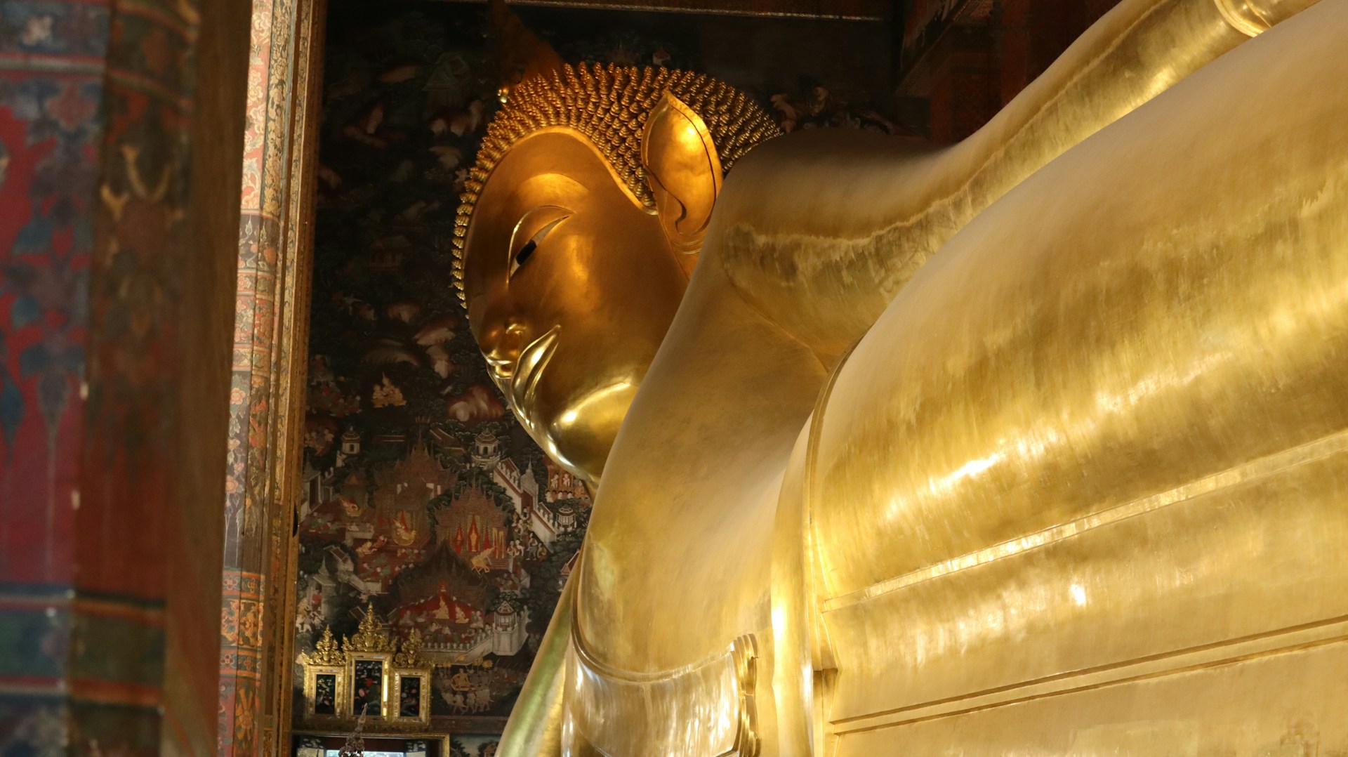 Wat Pho i Bangkok – Den liggende Buddha og Thailands ældste massageskole