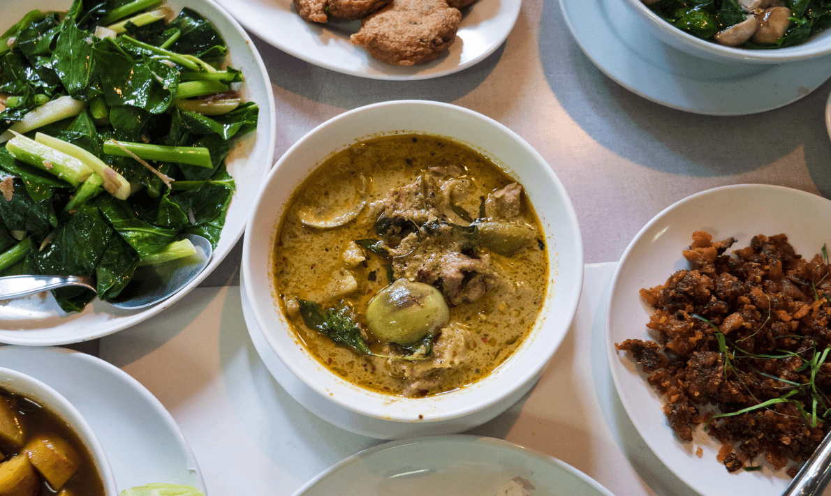 Sanguan Sri – Tidløs frokostfavorit med smag af det gamle Bangkok