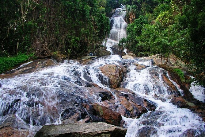 Na Mueang Waterfall – Smukke vandfald midt i junglen på Koh Samui