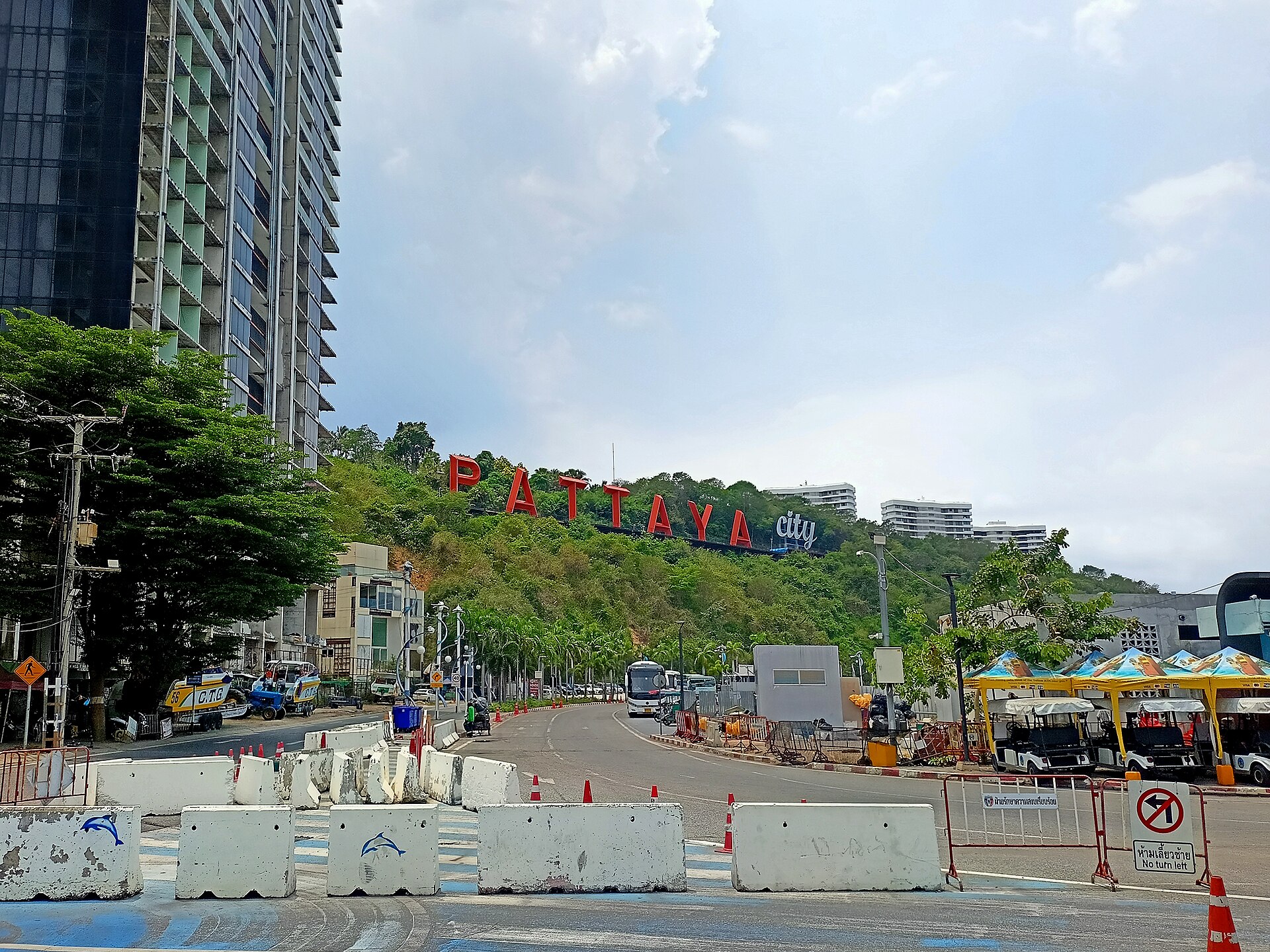 Planlæg din tur til Pattaya — transport, sæson og praktik