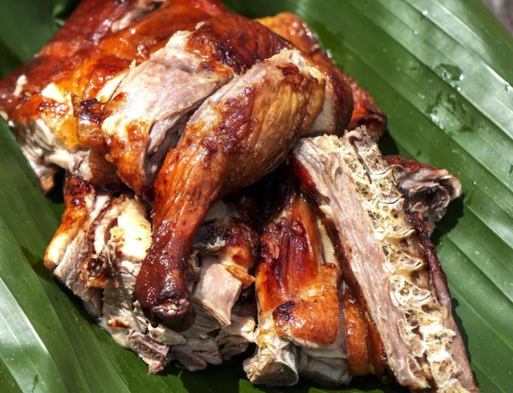 Niyom Salt Grilled Duck – Saltgrillet and med kultstatus i Phuket