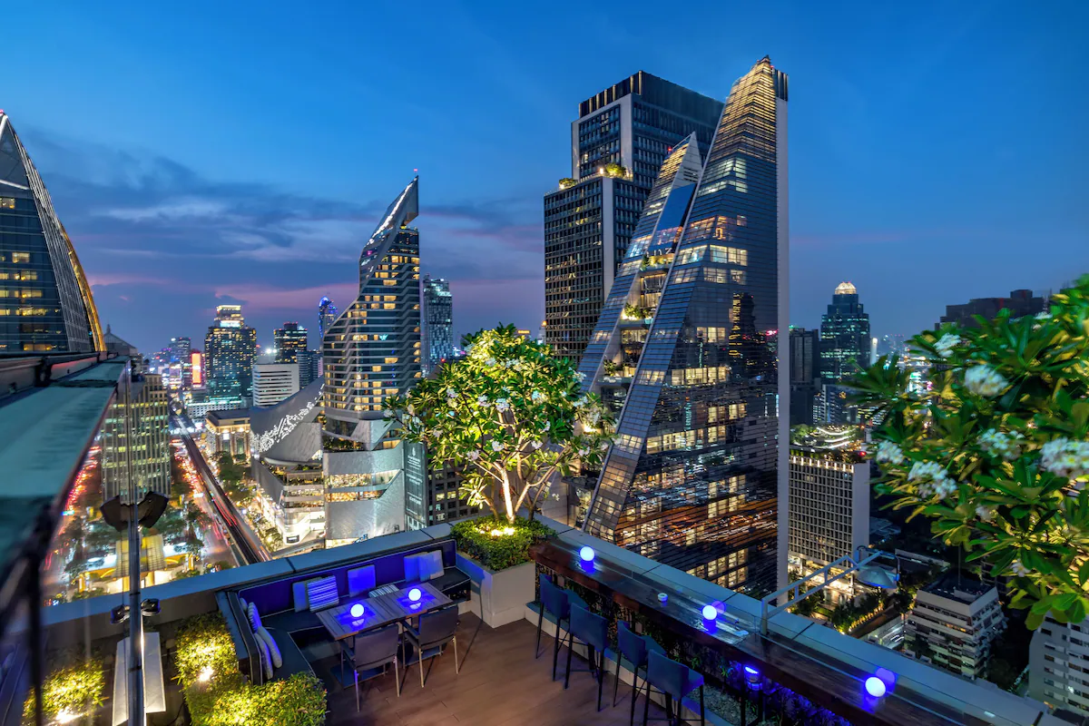 Four Points by Sheraton Ploenchit – Familievenligt hotel med pool og topplacering nær BTS