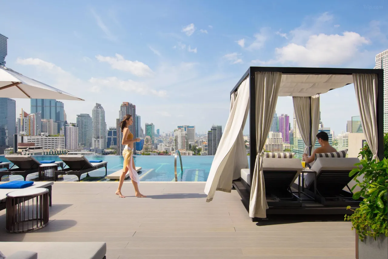 Bangkok Marriott The Surawongse – Familievenligt hotel med pool, lejligheder og skyline-udsigt