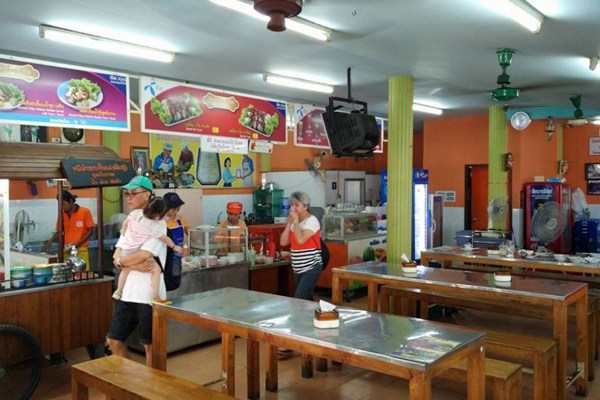 Lock Tien Food Court – Klassiske Phuket-retter samlet ét sted i hjertet af byen