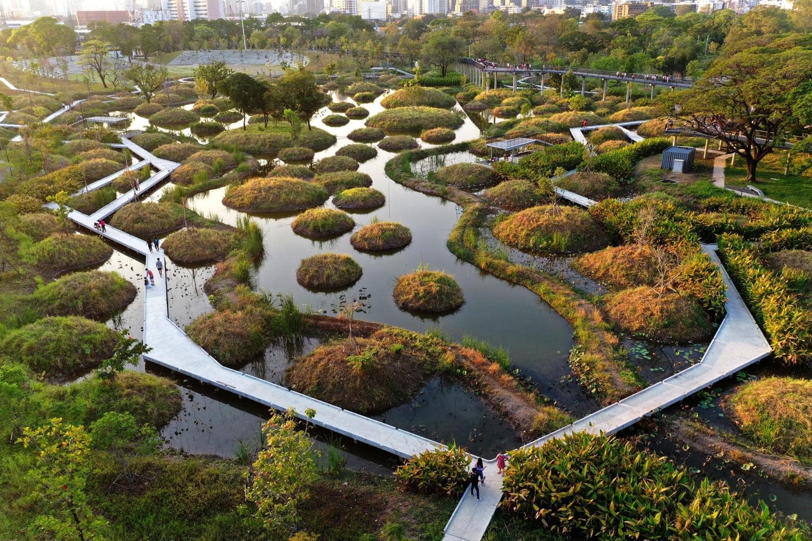 Benchakitti Park – Grøn oase med sø, skyline og byens bedste gåtur