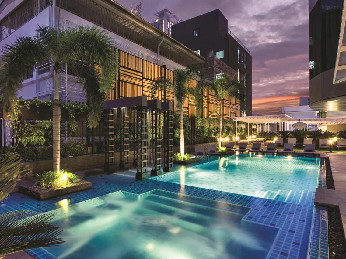 Solitaire Bangkok Sukhumvit 11 – Komfortabelt og prisvenligt hotel med pool midt i Sukhumvit